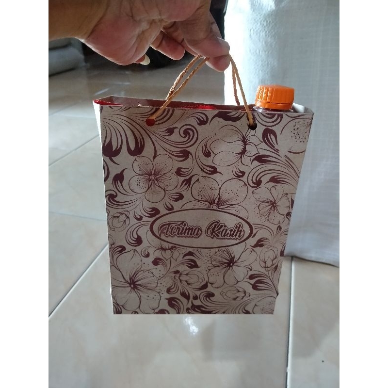 

Promo 100 Pcs paperbag ukuran sedang (16x20x5)