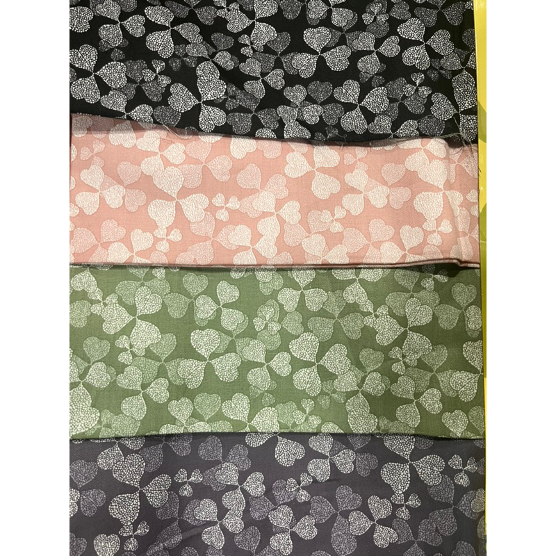 kain katun motif daun semanggi lebar 150cm