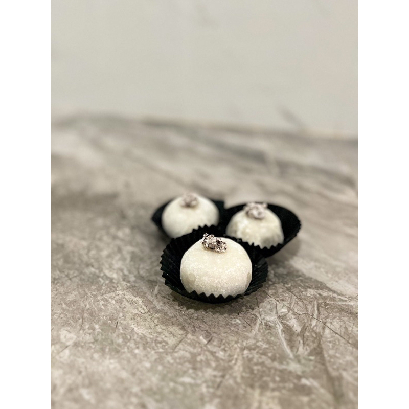

Cookies & Cream Mochi