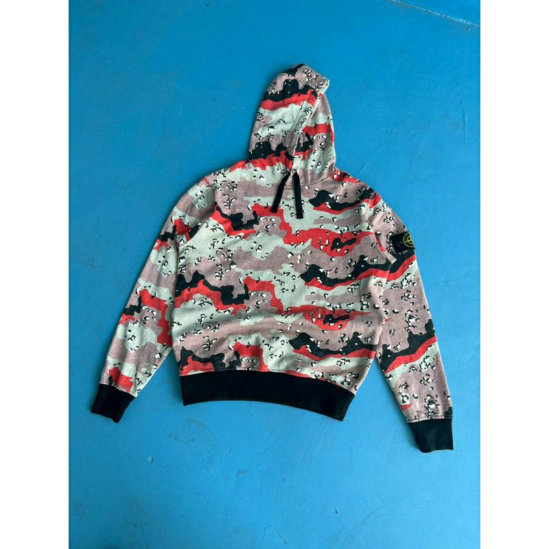 STONE ISLAND CAMO SIZE MEDIUM