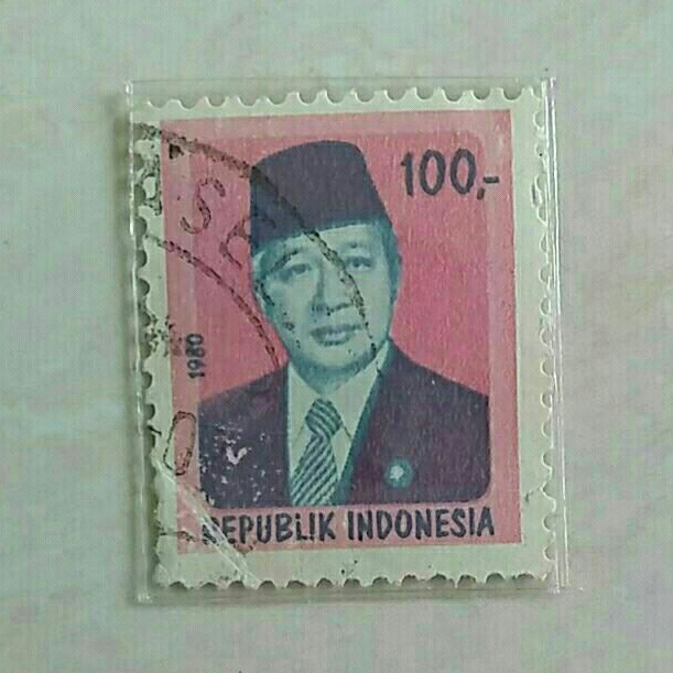 

(AD) Perangko Indonesia 1980 Presiden Soeharto 100 rupiah Used