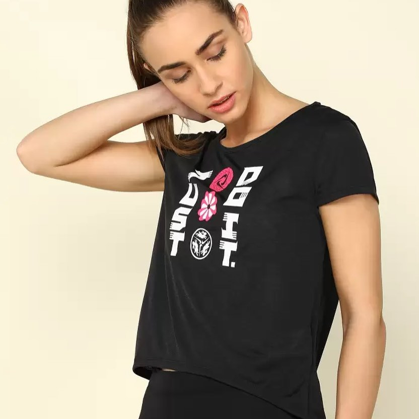 Ratu Diskon Nike Icon Clash Running Tee CU3041-010