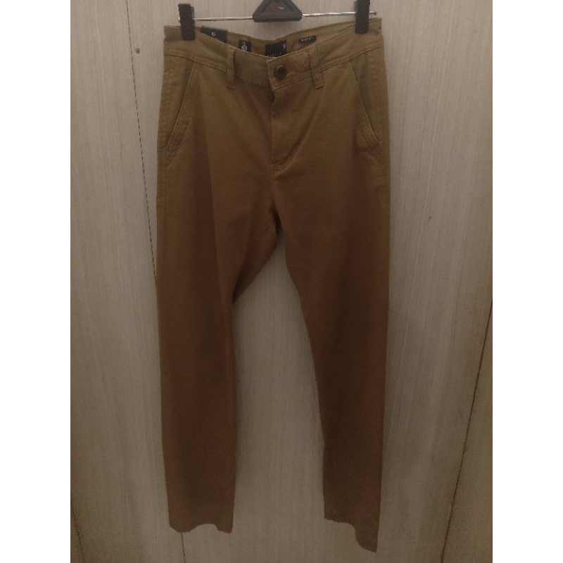 CELANA CHINOS BENHILL