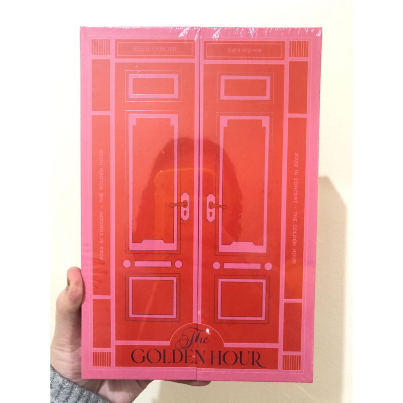 [Sharing] IU - 2022 IU Concert [ The Golden Hour ] DVD