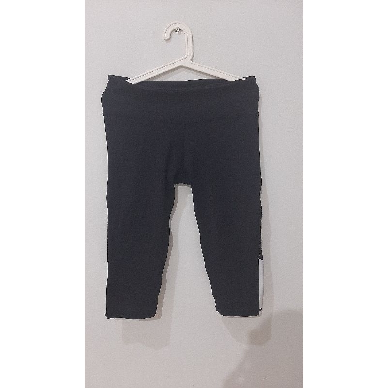 Cotton On Body Sport Legging 7/8 Hitam Putih XL Preloved