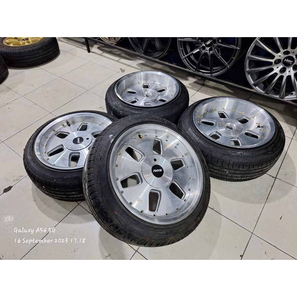 Velg Mobil Bekas Ring 16 Lubang 4 MAE R16X8-9 H8X100-114,3 ET35-25 BAN 185 55 R16