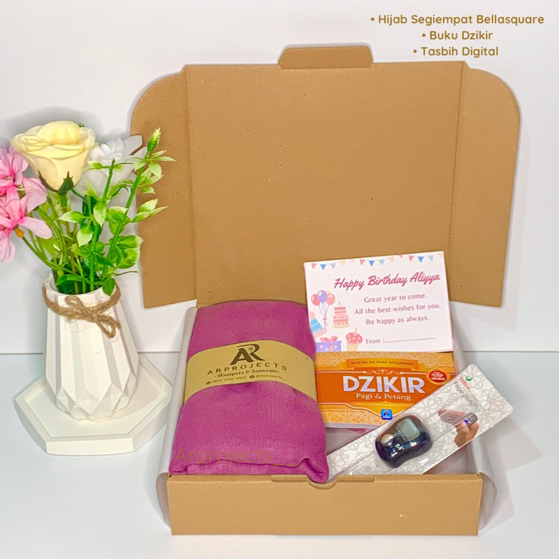 Hampers Hijab Bellasquare + Buku Dzikir/kado ulangtahun/kado wedding/kado pacar cewek/kado sahabat/k