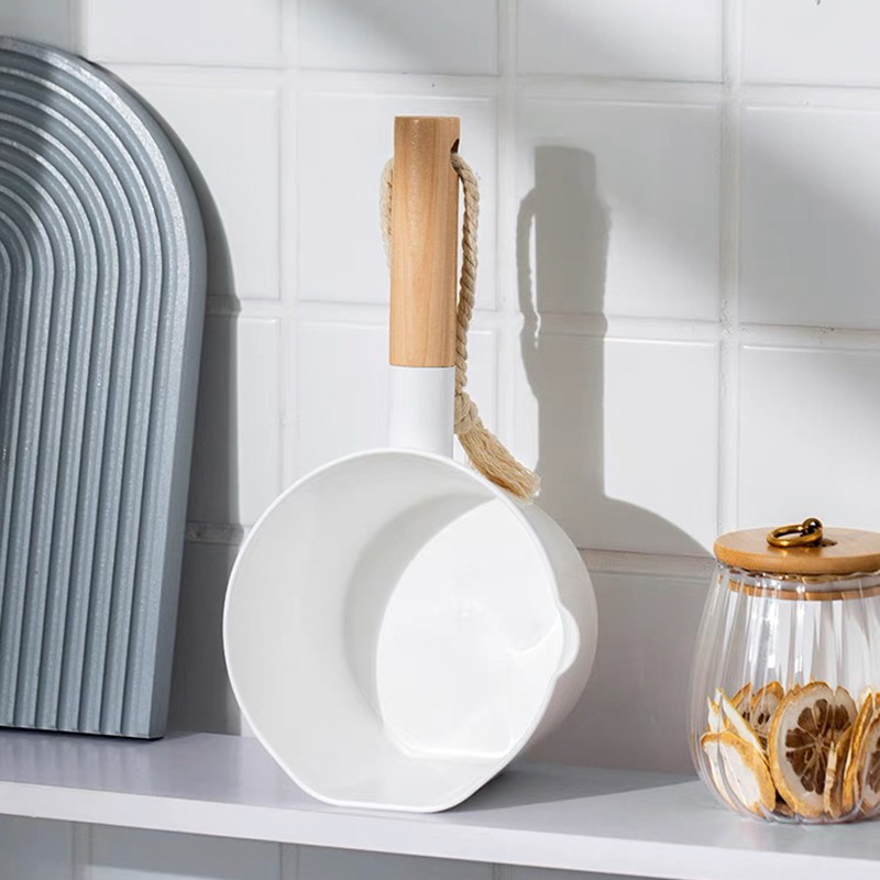 Home Gayung Mandi Aesthetic/Gayung Putih Plastik/ Gayung Mandi Murah /Gayung Air Putih Gagang Kayu/ 