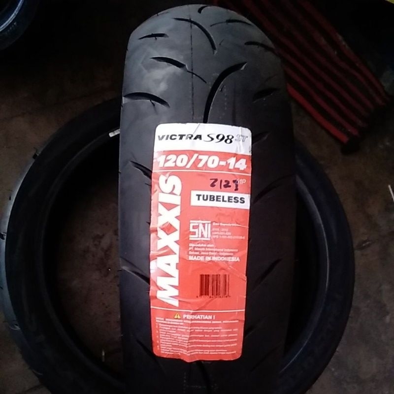 Ban Maxxis Victra 120/70 14