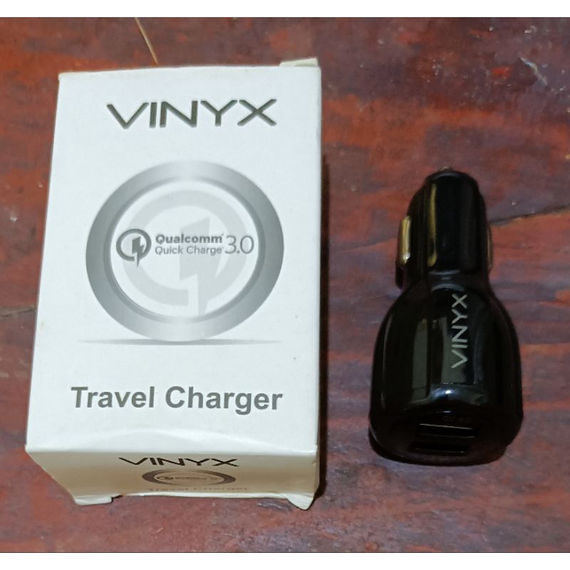 Car Charger VINYX 2 USB Qualcomm QC3.0 18W 12V-24V Garansi
