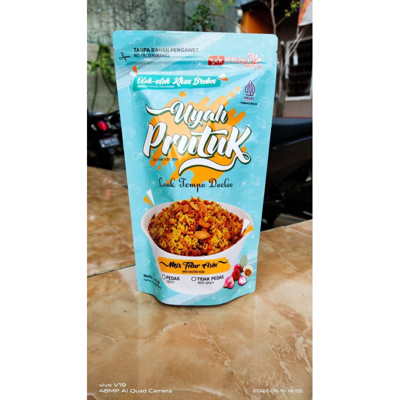 

Uyah Prutuk K'rizka Varian rasa mix telur asin 110 gram