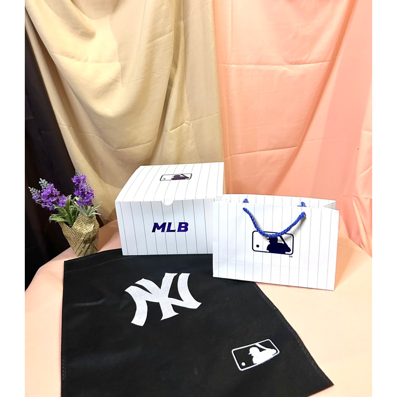 

Paper Box MLB Paper Bag Pembungkus Kado