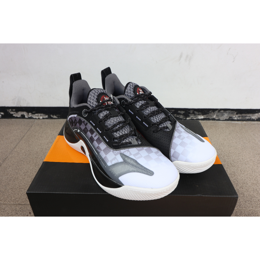 Sepatu Basket 361 AG LVL UP Chess BNIB Original 100% Size 42