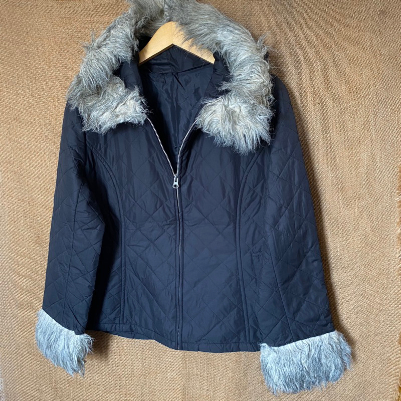 Uniqlo Black Quilted Jacket Hoodie Woman