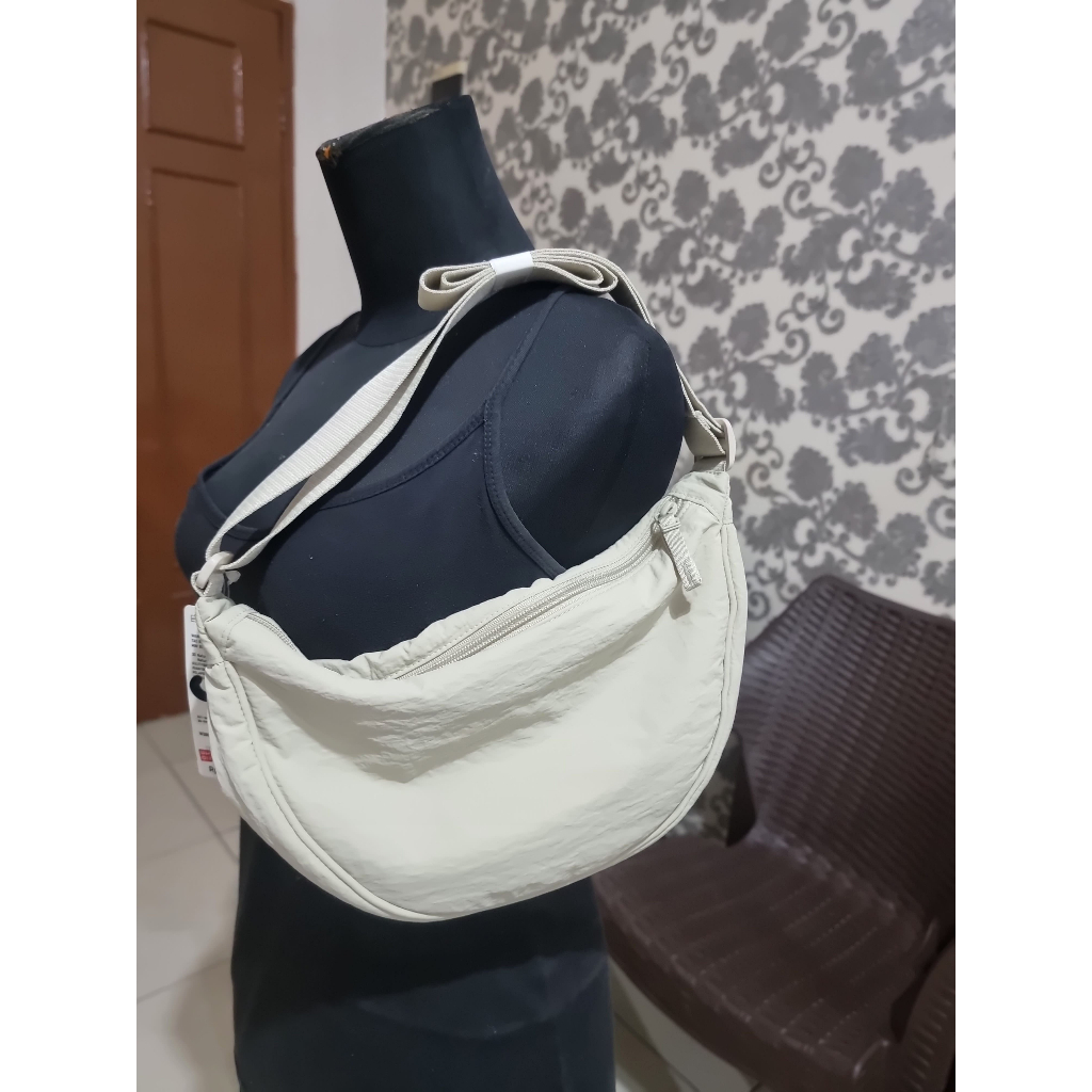Jastip - Uniqlo Tas Bahu Mini Bulat