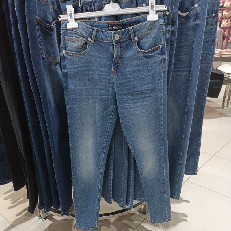 CELANA WANITA BENHILL