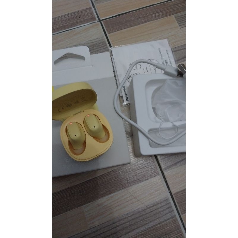 Preloved Baseus Encok WM01