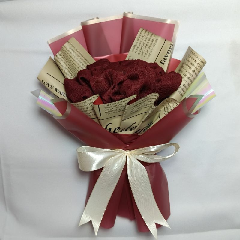 Buket Hijab Bella square/Buket Wisuda/Buket kerudung Segi empat/Bouquet Hijab Bentuk Bunga