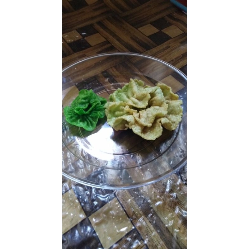 

Kerupuk Parered Mentah. Yuns Rasa Enak&gurih.