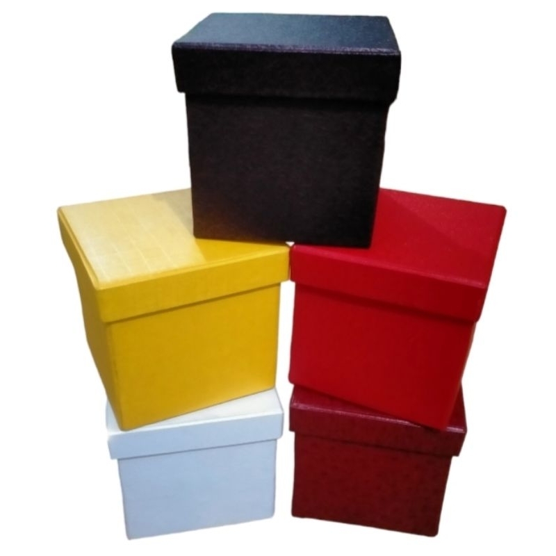 

bok kotak kado/kotak hadiah 10x10x7cm