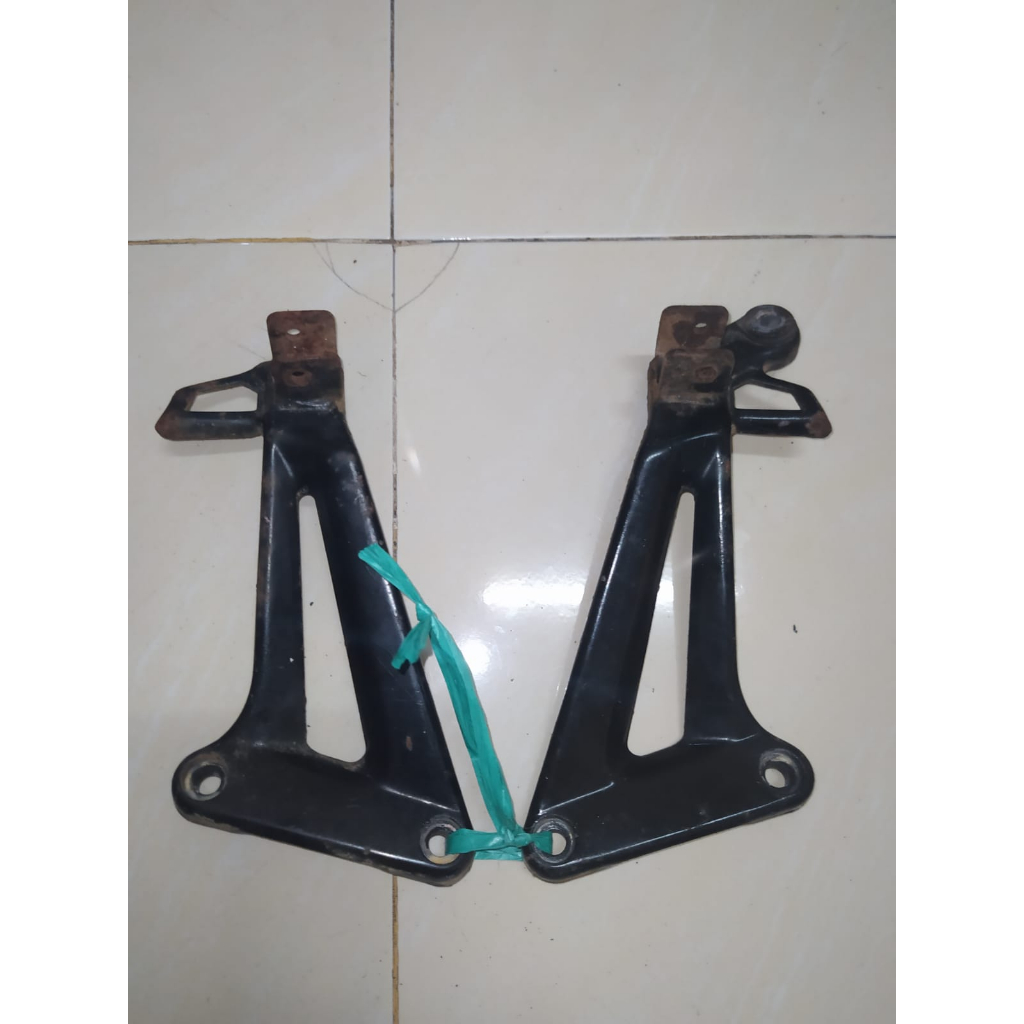 Footstep Dudukan Footstep Belakang Minerva pnp CBR 150 R Old Ori Copotan