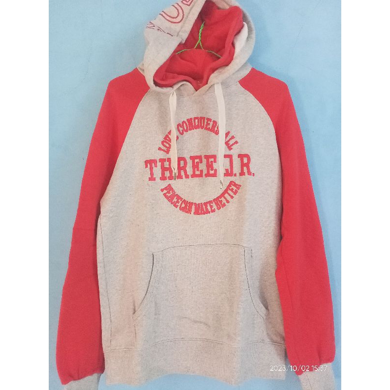 Hoodie jaket Three.QR