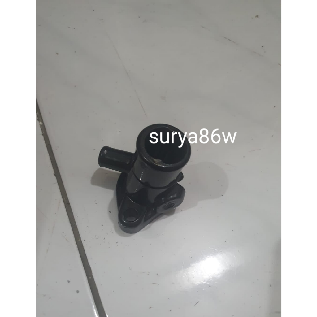 WATER OUTLET DAIHATSU CHARADE CLASSY G102