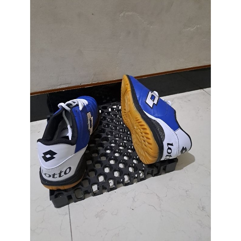 sepatu futsal lotto