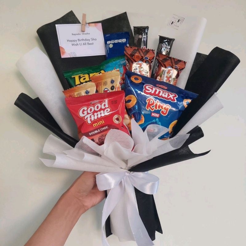 

Buket Snack Wisuda Murah | Buket Snack Ulang Tahun | Snack Bouquet | Graduation Bouquet Semarang