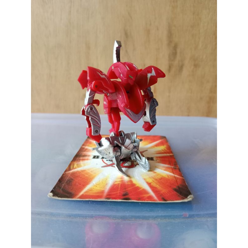 Bakugan Pyrus Wolfurio