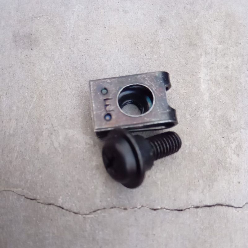 Baut klip cover tutup aki honda beat Fi eco scoopy