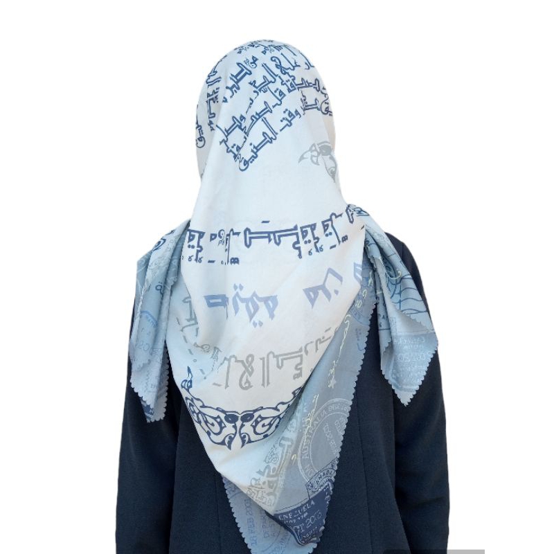 Kerudung Motif Mutiara Hikmah Tulisan Arab Terbaru Warna Abu Grey Jilbab Segiempat Ala Santri Pesant