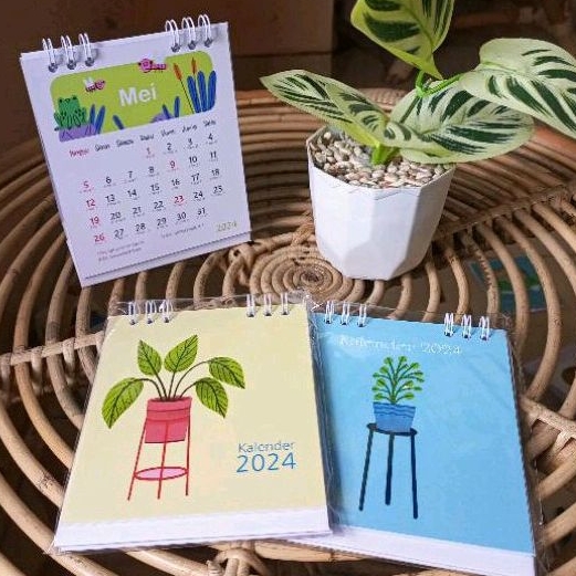 

KALENDER CUSTOM 2025 (10 X 12 CM)