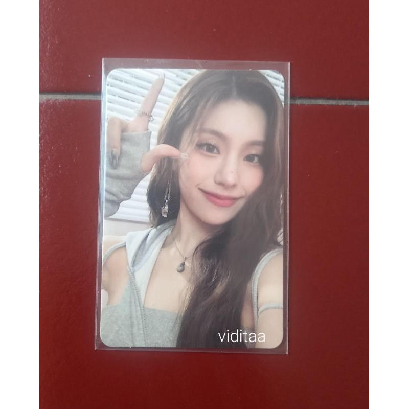 [READY] PC Photocard Yeji Limited edition LE chesire