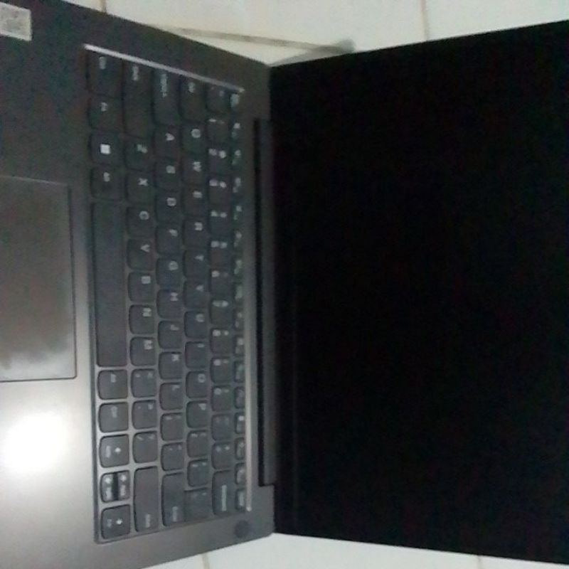Laptop Lenovo v14 G2 ALC