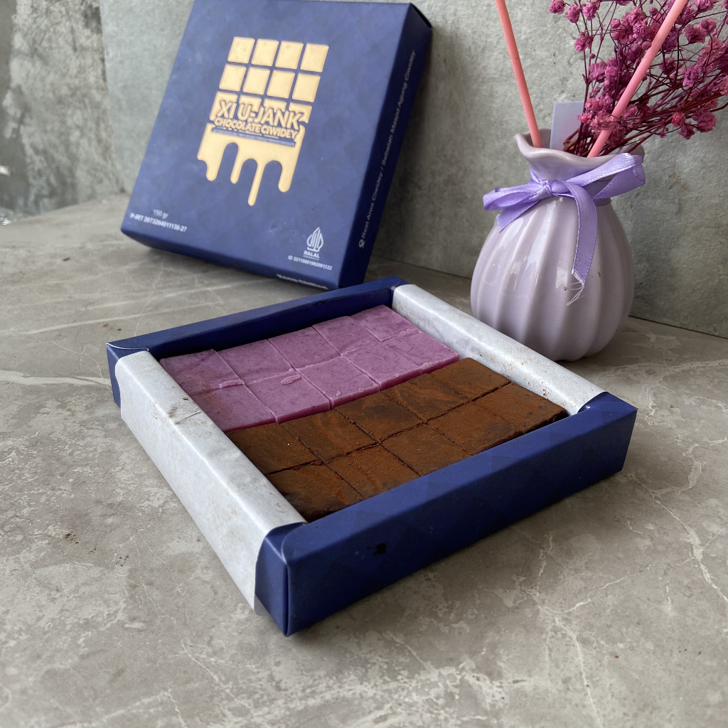 

RiDn XIUJANK NAMA MIX TARO MILK CHOCOLATE
