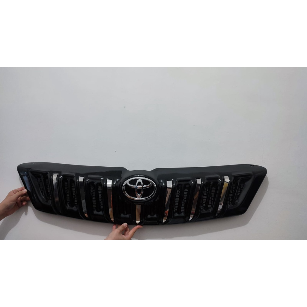 grill innova 2008-2011 hitam kombinasi silver
