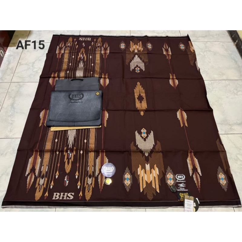 Sarung tenun BHS masterpiece sga