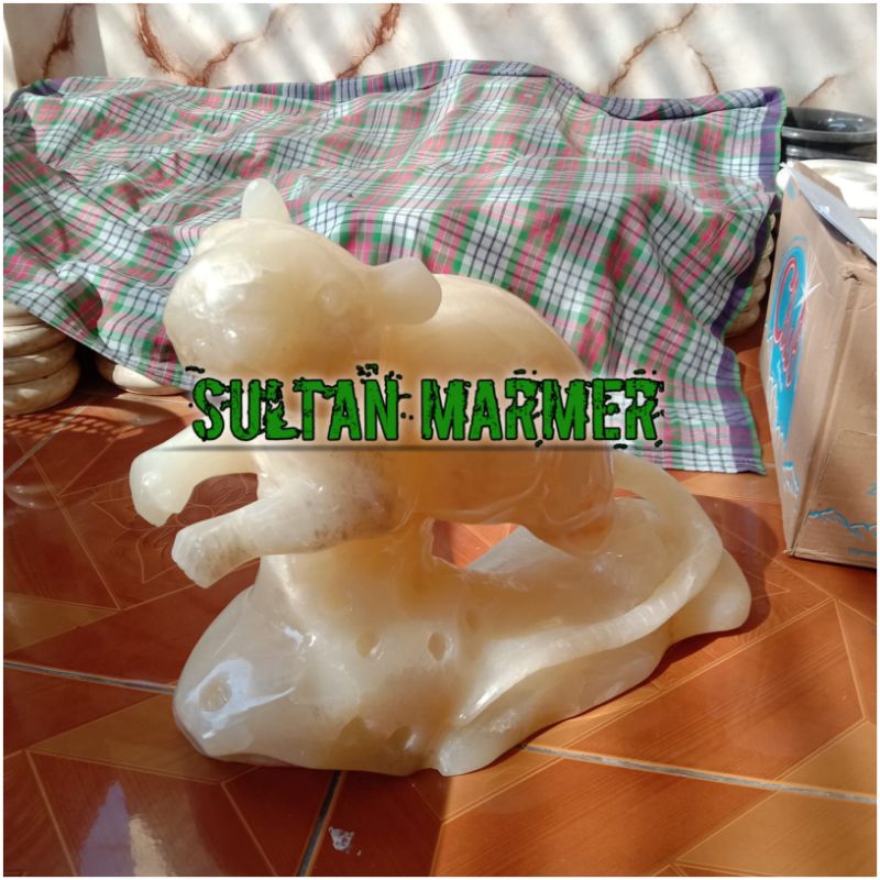 Patung Shio Tikus Batu Onix