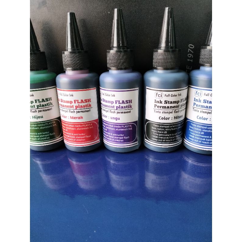 

TINTA PLASTIK PERMANENT UNTUK STEMPEL ISI 100 ML