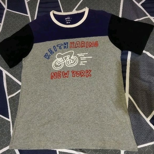 kaos uniqlo keith haring