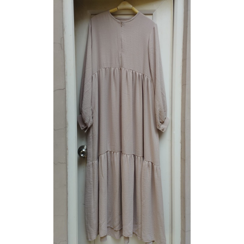 preloved gamis susun crinkle warna nude kualitas butik