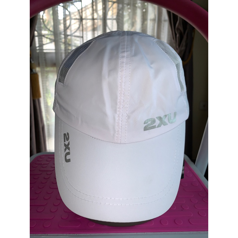 Topi Lari/Running Cap 2XU warna Putih-BRAND NEW/BARU/gress-100%original
