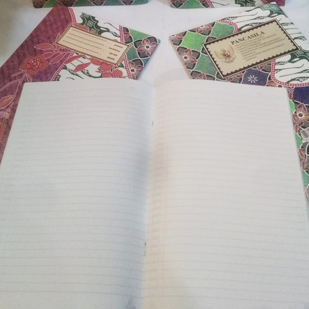 

1 BUAH BUKU TULIS CAMPUS I BOXY LOCOMOTIF 36 LEMBAR SAMPUL BATIK