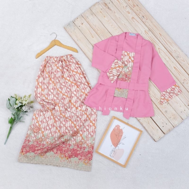 KEBAYA ANAK KUTUBARU KATUN  LILY / KUTUBARU KATUN ANAK / KEBAYA ANAK KUTU BARU / KEBAYA BATIK ANAK /