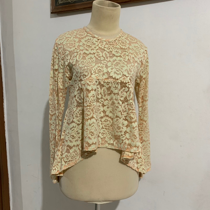 [Preloved] Tunik Outer Babydoll Brukat Wisuda Brokat Peach cream
