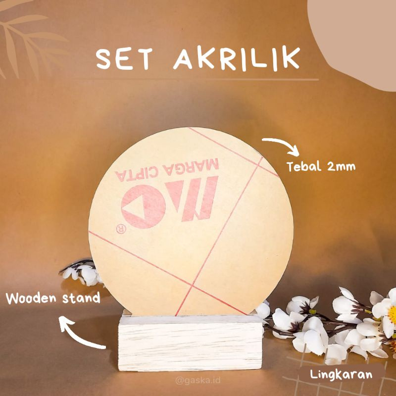 

AKRILIK POLOS BENING 2mm DENGAN DUDUKAN KAYU / KAYU LED Souvenir Akrilik