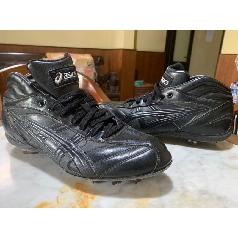 sepatu softball asics mid pro