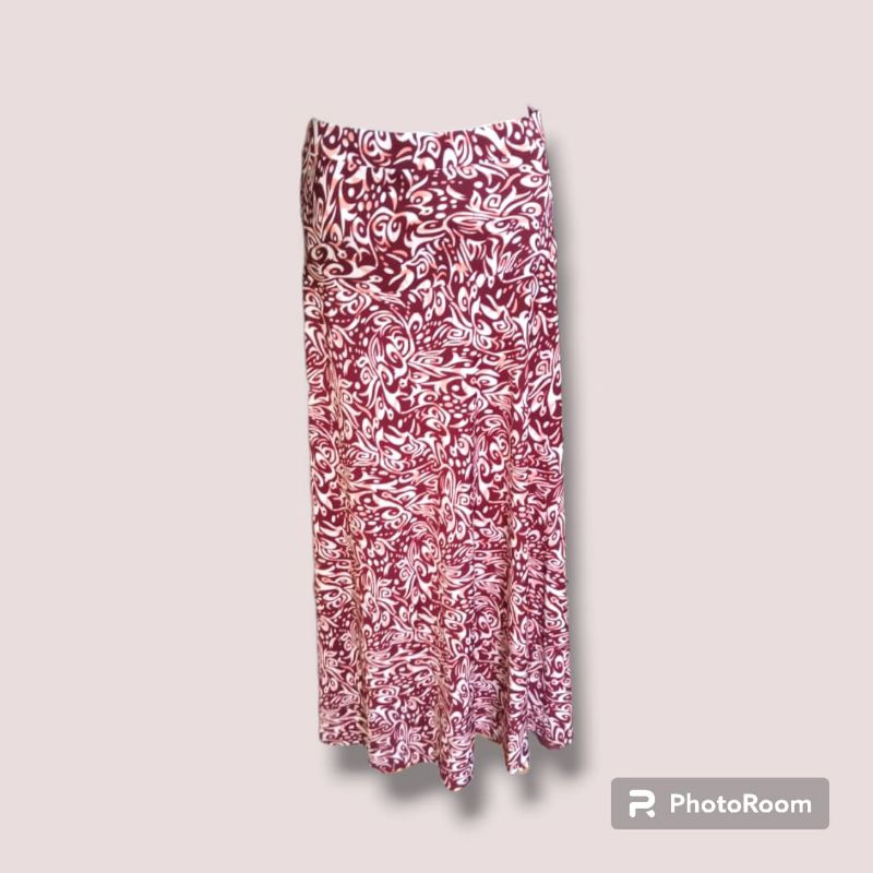 P162 Rok span mekar warna merah bata bahan adem motif