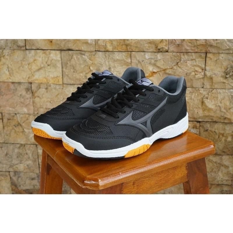SEPATU MIZUNO SEPATU OLAHRAGA VOLLY BADMINTON JOGGING BASKET
